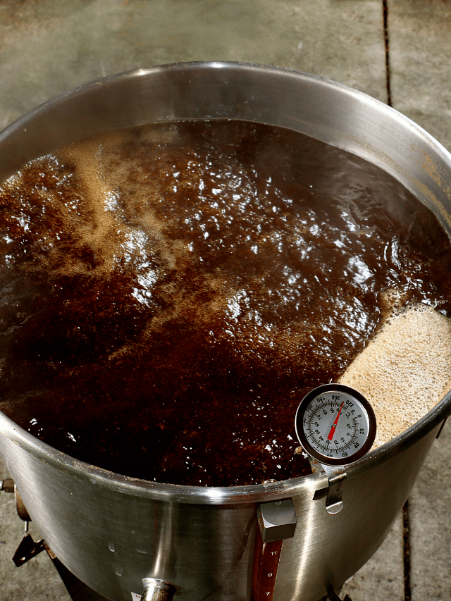 How Much Wort Will Boil Off? (Calculator for All Batch Sizes)
